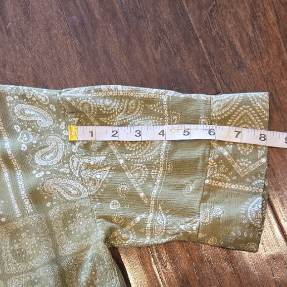 Zara Olive Green & White Bandana Print Button Down Boxy Cropped Shirt. - Picture 9 of 9